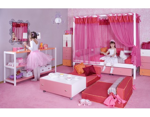 Детская комната для девочки "Принцесса" с кроватями из массива бука