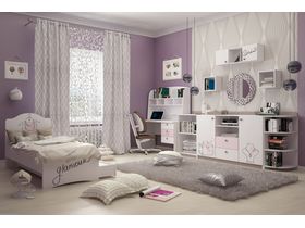 Детская светлая комната для девочки "Парижанка" с кроватями разного размера и типа
